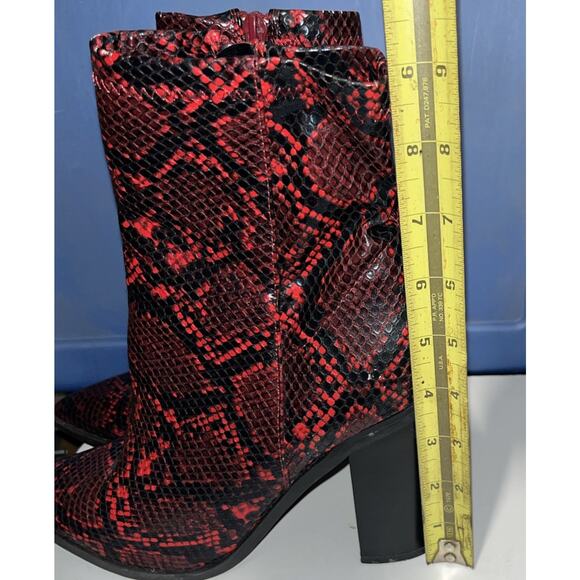 Womens Size 7 Kady Red Ankle Snake Skin Faux Leather Boots Pointy Toe Fashonnova - Picture 5 of 12